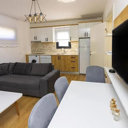 Daire 1 Bedroom With Common Garden In The Heart Of Bodrum - La Morada 1 *